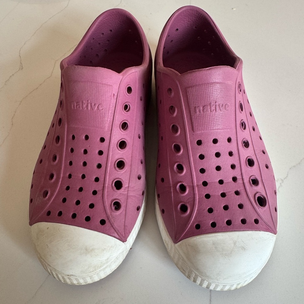 Native Jefferson Girls Size C11 (color: Pomegranate)